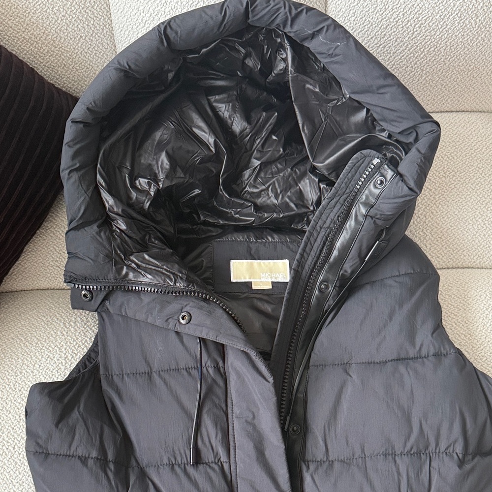 Michael Kors Hooded Black Sleeveless Puffer Vest w Faux Leather details